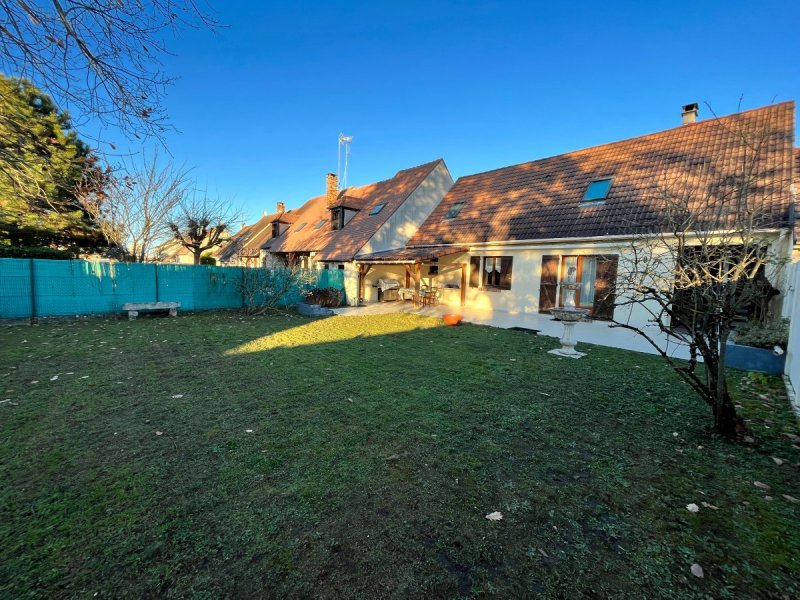 Maison à Saint-Pierre-Lès-Nemours (77140)