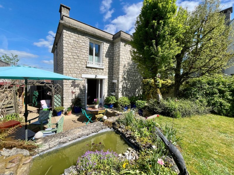 Maison à Saint-Pierre-Lès-Nemours (77140)