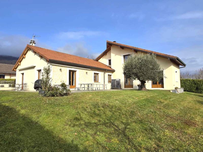 Maison à Villes (01200)