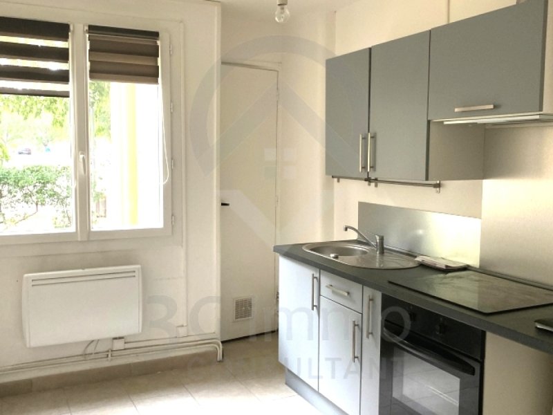 Appartement à Les Angles (30133)