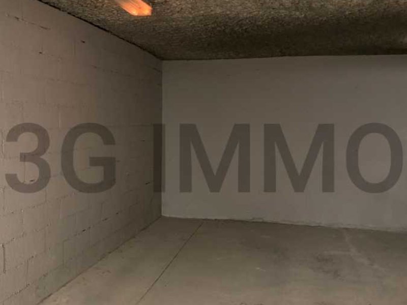 Garage / Parking à Uzès (30700)