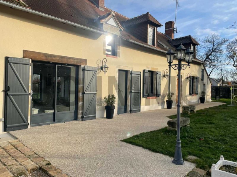 Maison à Saint-Hilaire-De-Court (18100)