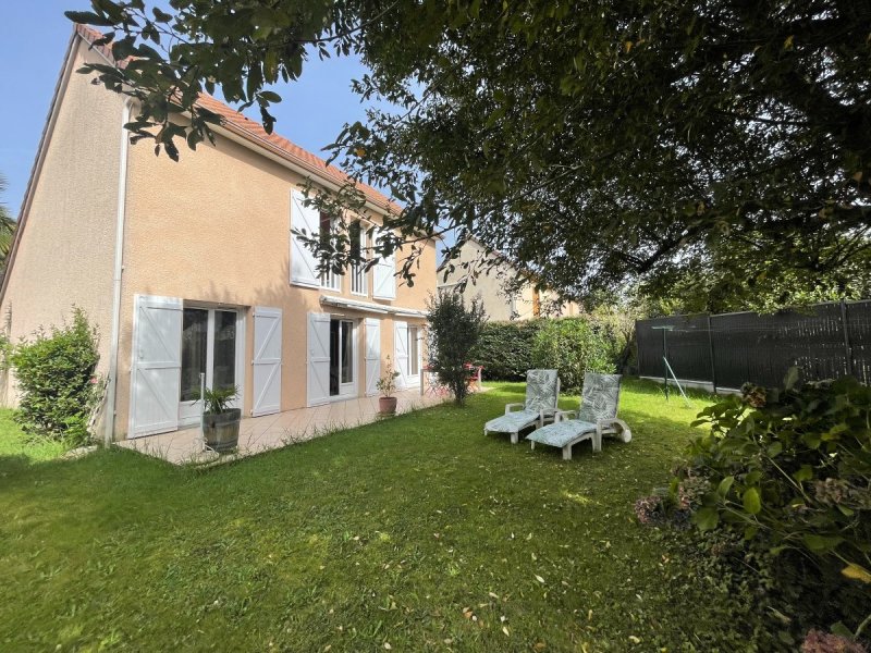 Maison à Lons (64140)