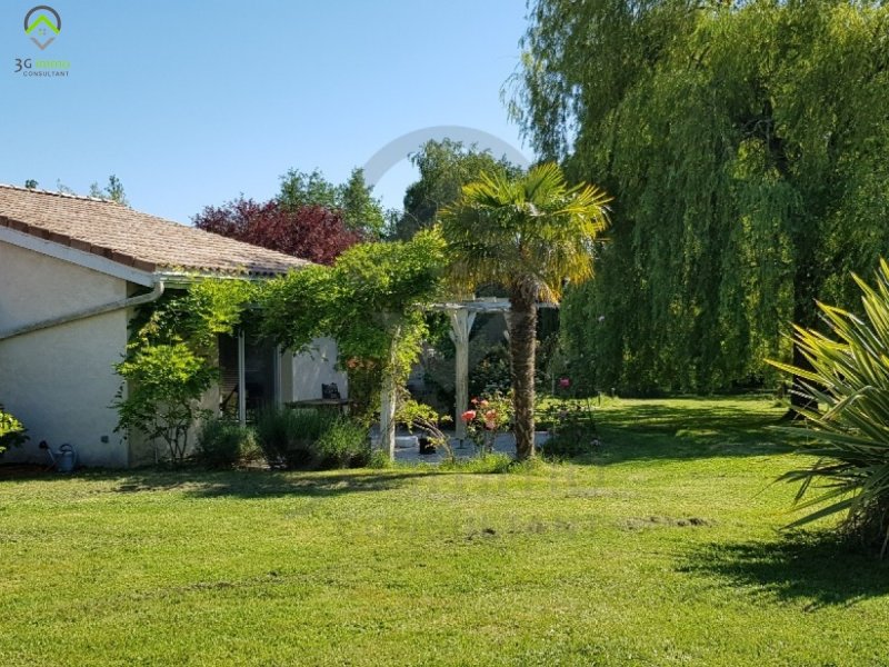 Maison à Saint-Vivien-De-Blaye (33920)