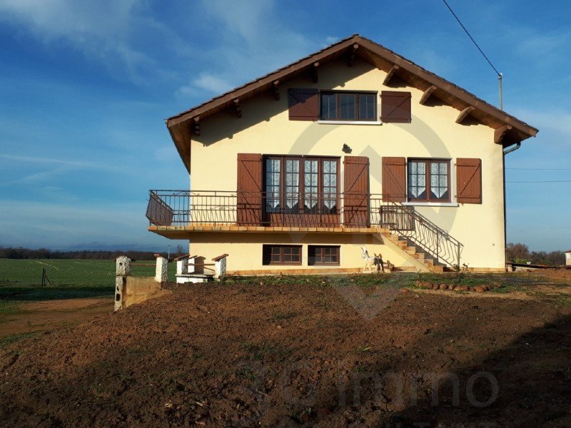 Maison à La Chapelle-Du-Châtelard (01240)