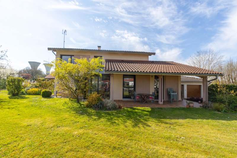 Maison à Saint-Rémy (01310)