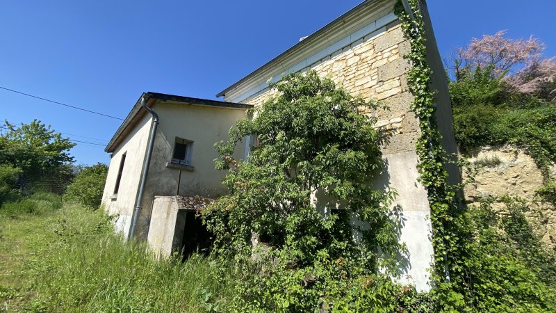 Maison à Louresse-Rochemenier (49700)