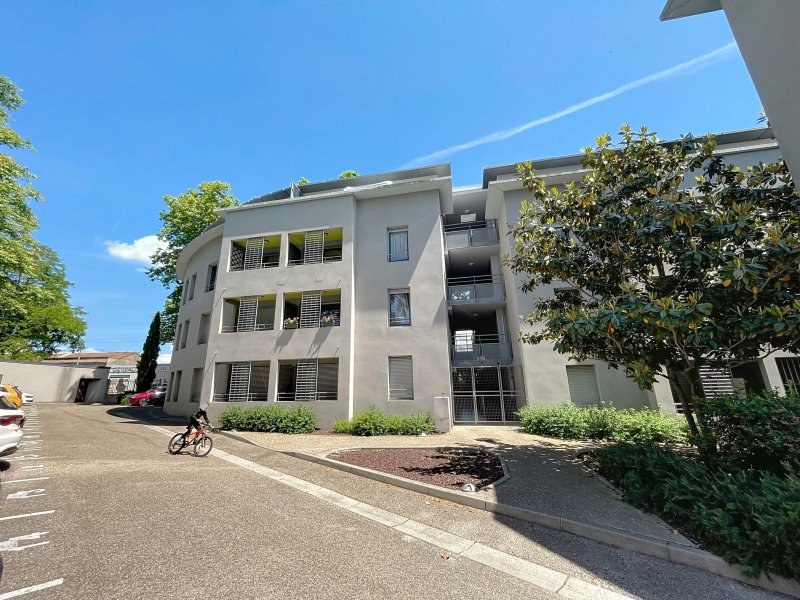 Appartement à Arles (13200)
