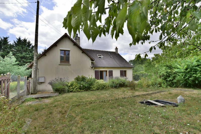 Maison à Semur-En-Vallon (72390)