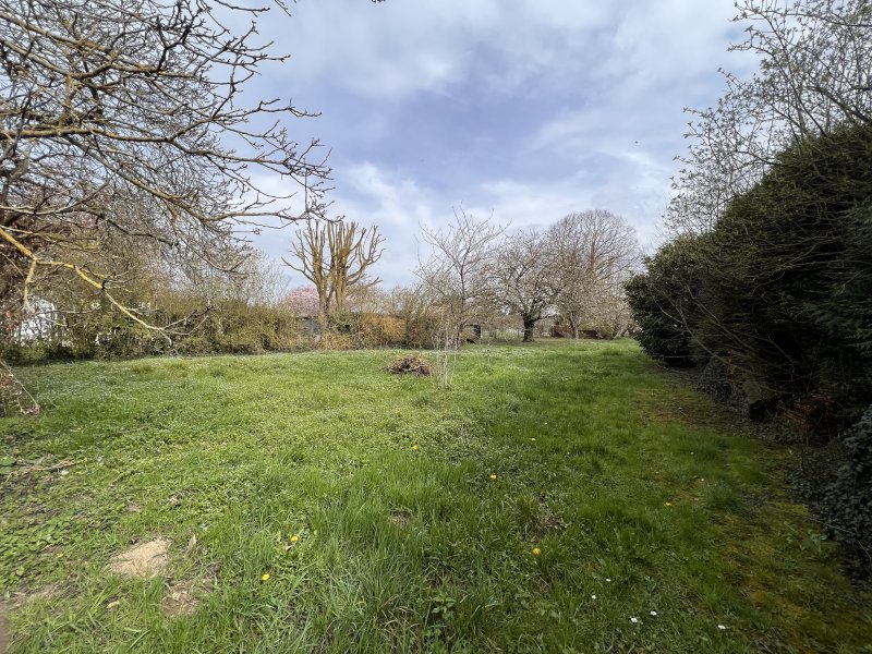 Bien vendu à Ouerre (28500)