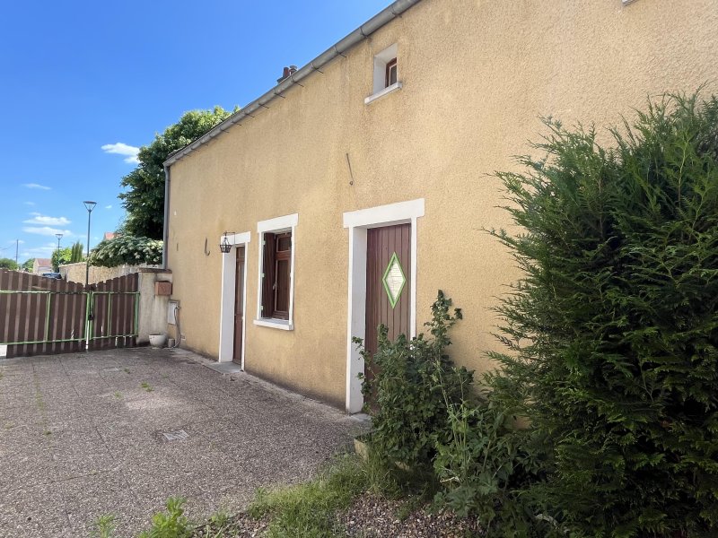 Maison à Montcourt-Fromonville (77140)