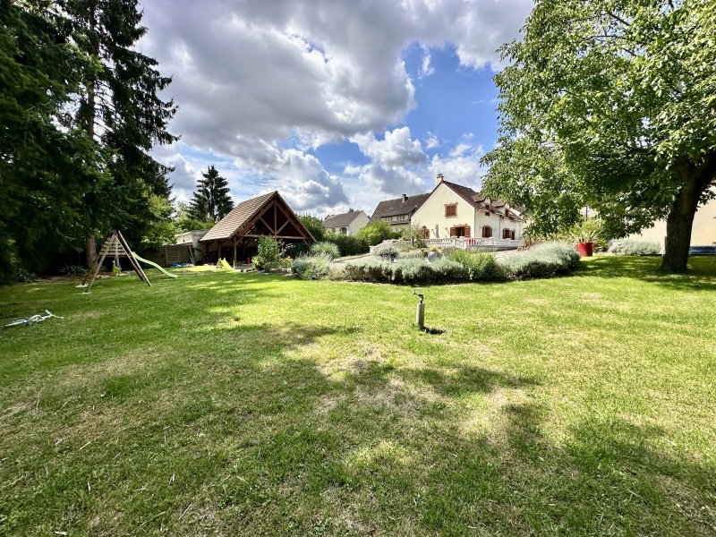 Maison à Saint-Pierre-Lès-Nemours (77140)