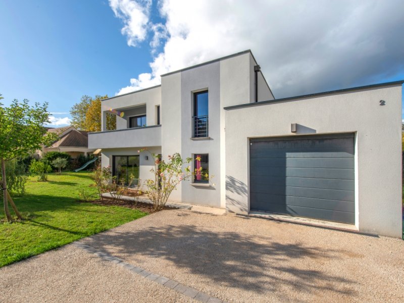 Maison à Saint-Pierre-Lès-Nemours (77140)
